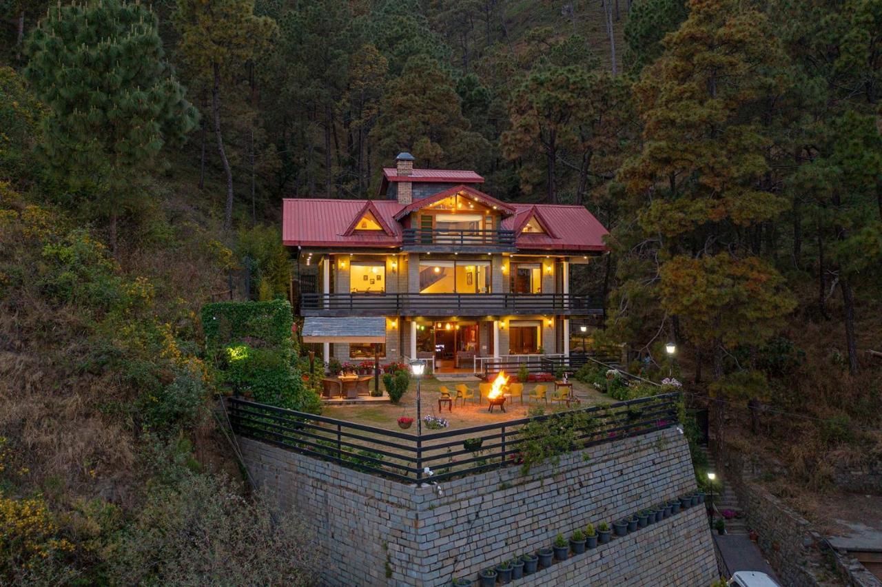 Stayvista At Floradale W Jacuzzi & Wood-Fire Pizza Kasauli Eksteriør bilde