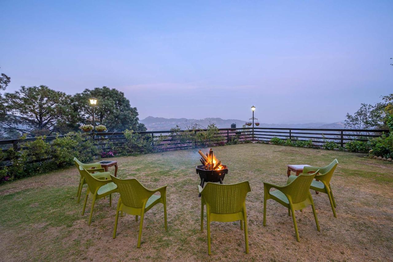 Stayvista At Floradale W Jacuzzi & Wood-Fire Pizza Kasauli Eksteriør bilde